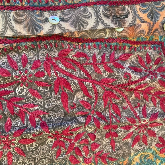 Beautiful Dolma 100% Silk Hand Embroidered Tunic - Picture 6 of 6